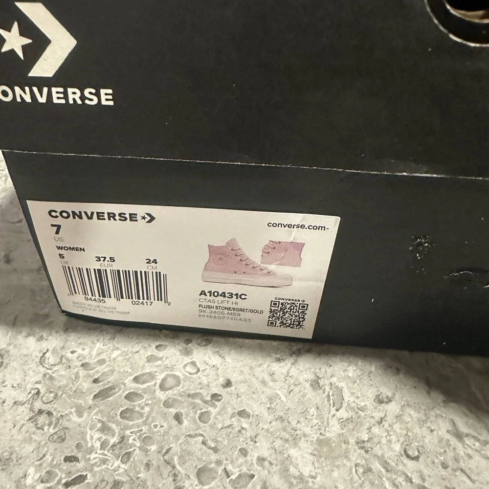 Converse Chuck Taylor All StarLift HighTop Platform Sneaker authentic/brand new - Picture 11 of 11